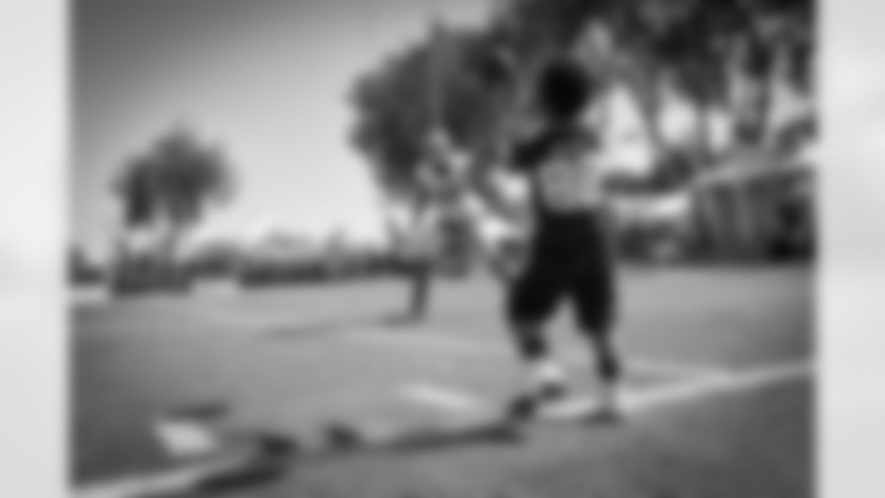 08-20-2015
Oxnard, California
Training Camp