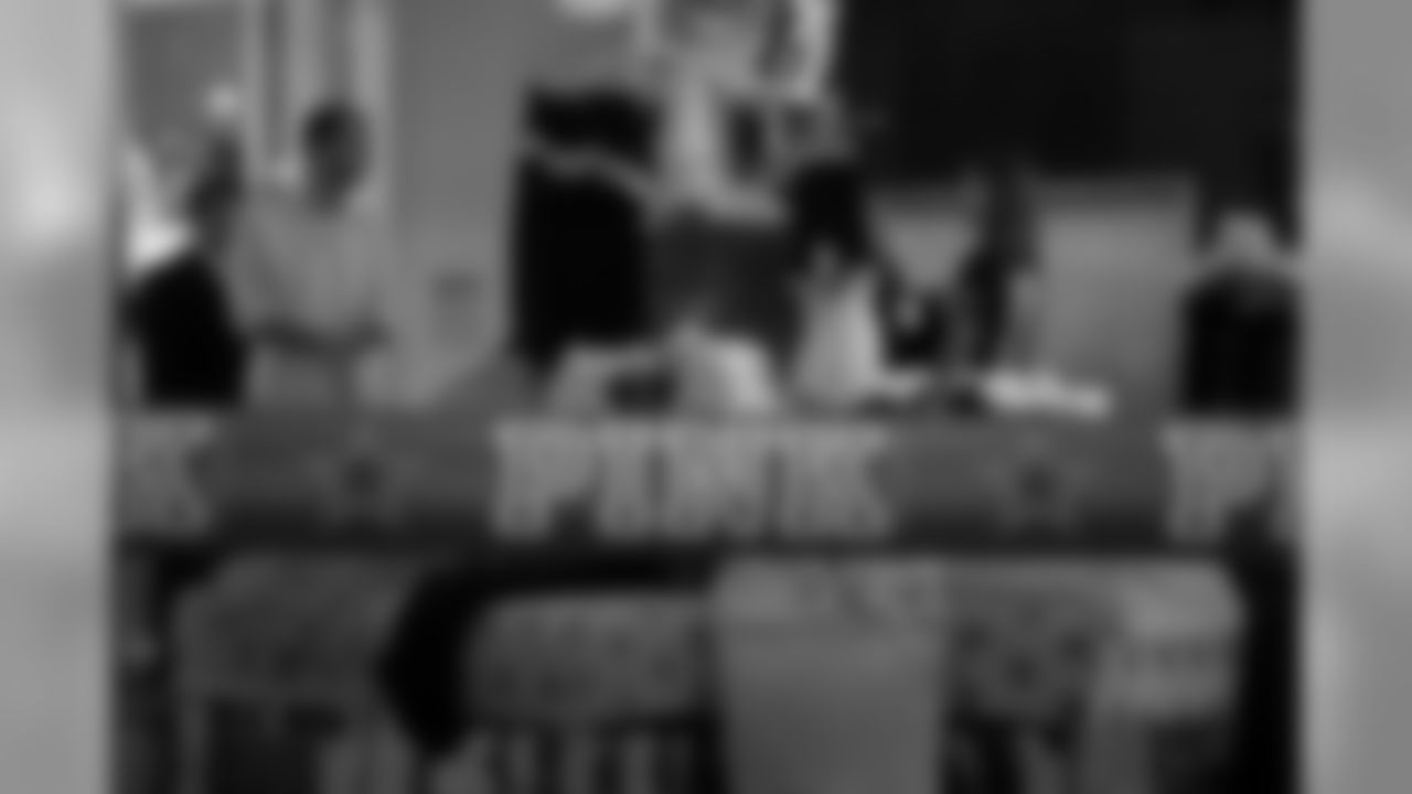 tempVictoriasSecret_100112_03.jpg
