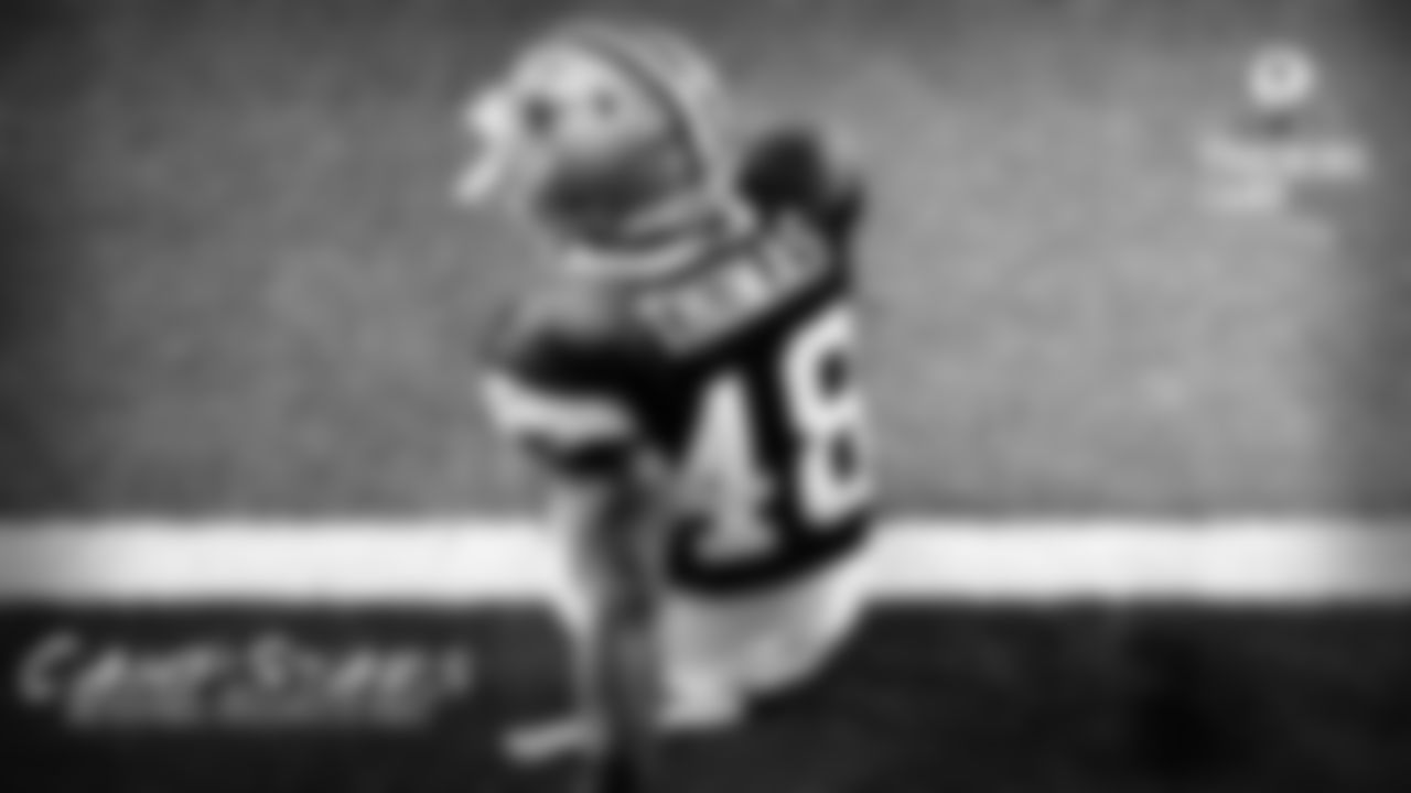 Joe Thomas
Kyle Youmans: With the absence of Luke Gifford at practice Friday, it really opened an opportunity for Thomas to shine. Most of the practice was focused on the run-game offensively and Thomas took full advantage by being effective in the run fit and making the right reads out of the backfield. When he wasn't impressive in the run-defense, he was dropping back in coverage and did a nice job covering TE on the vertical route over the middle.