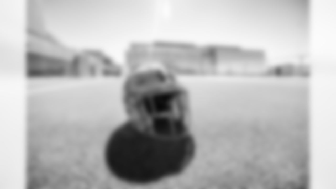 Dallas Cowboys Salute to Service Helmets | 2021