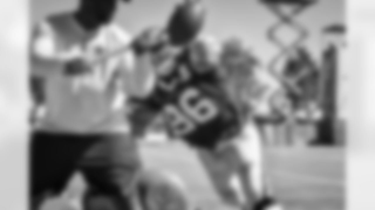 08012015_training_camp_afternoon_bishop_jj466.jpg