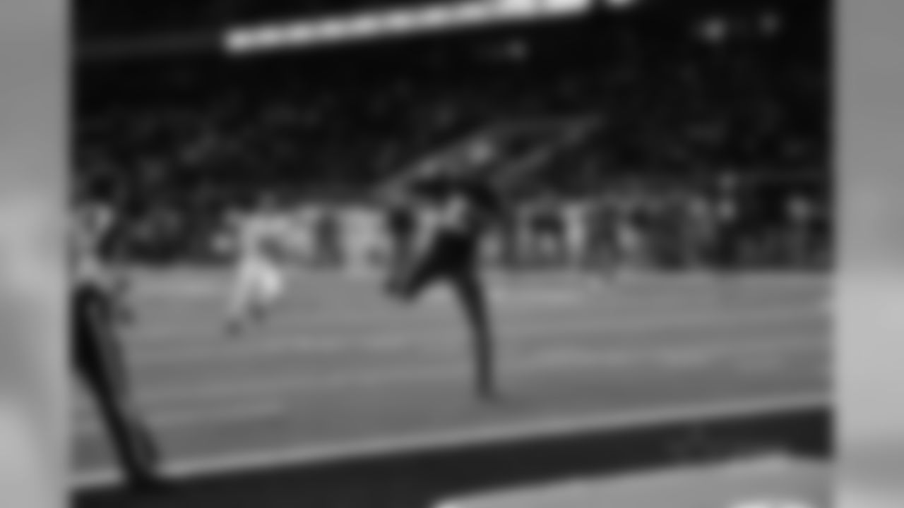 the_star_kickoff_jj0982.jpg