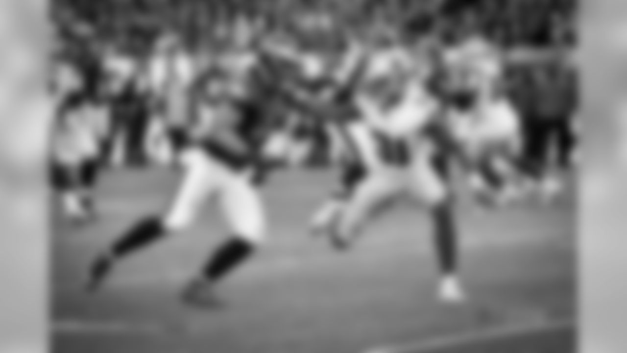 2017101_dal_byron_jones_selects_jj22505.jpg