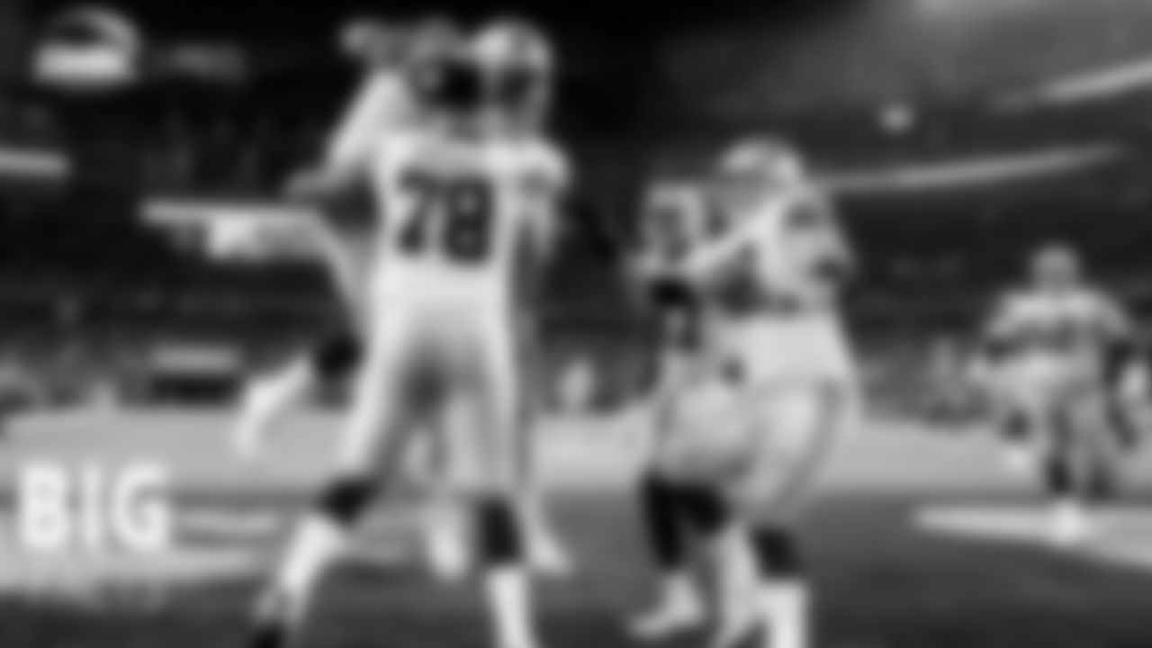 Gimme 5 ... Again
With a win on Sunday, the Cowboys have a chance to become the fourth team in franchise history to post two separate five-game winning streaks in a single season. The Cowboys won six straight early in the season and have now won four consecutive games. They'd have to win out this year to become the first team ever to have two 6-game streaks.