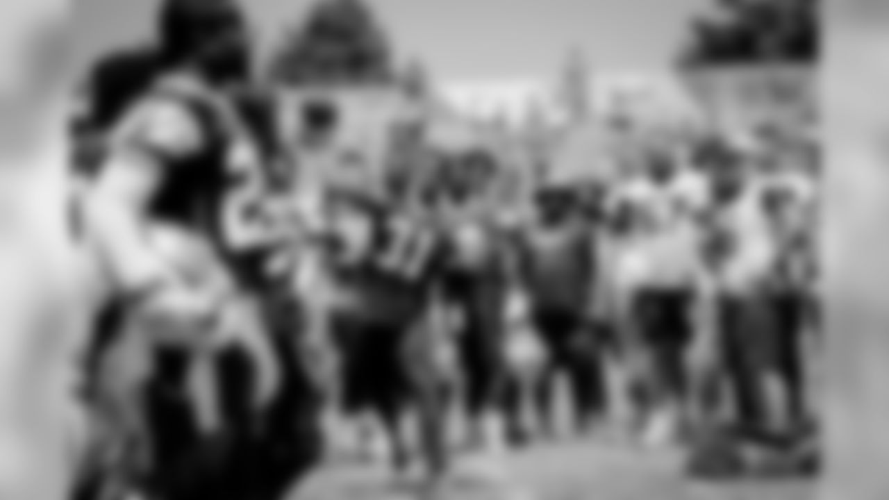 20180815_Training Camp_Byron Jones_Selects_JJ_013817