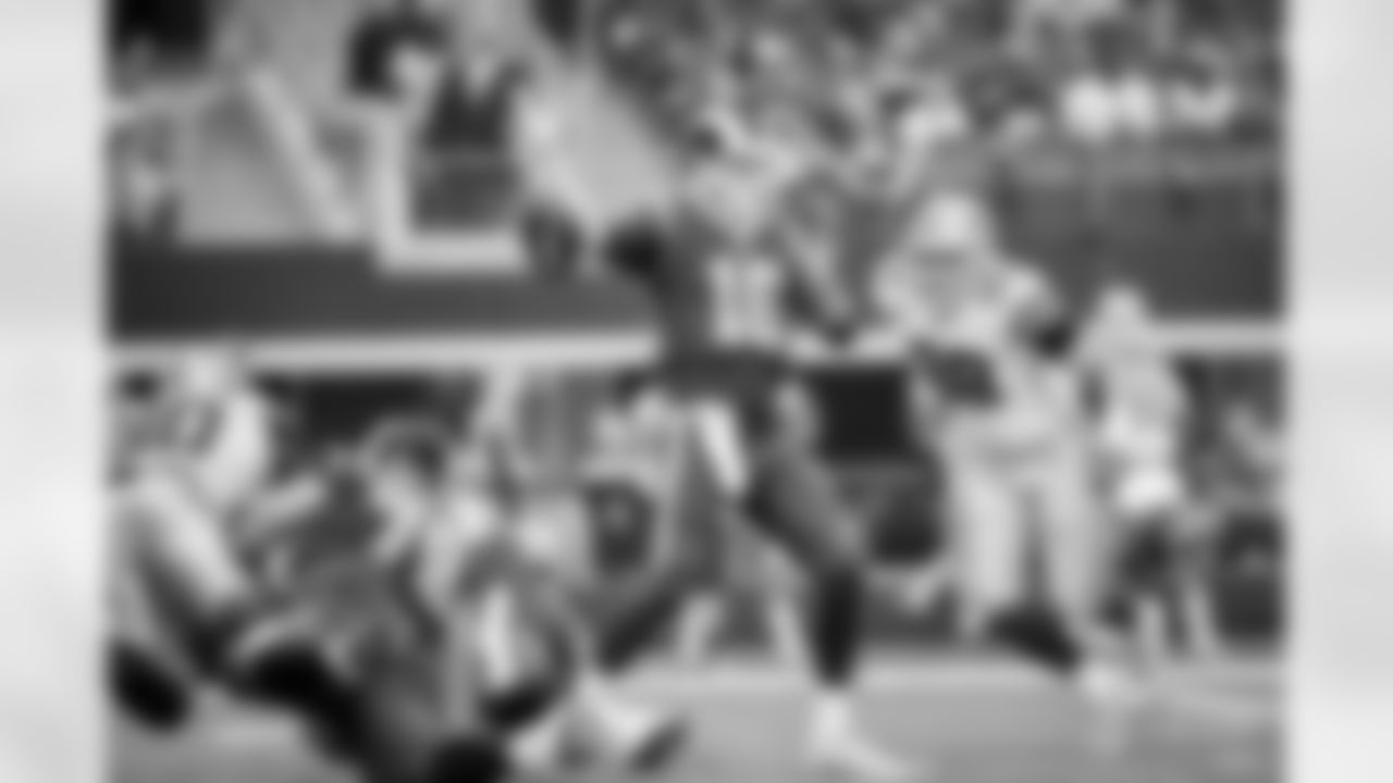 d-20171001_dal_tyrone_crawford_selects_jj47354.jpg