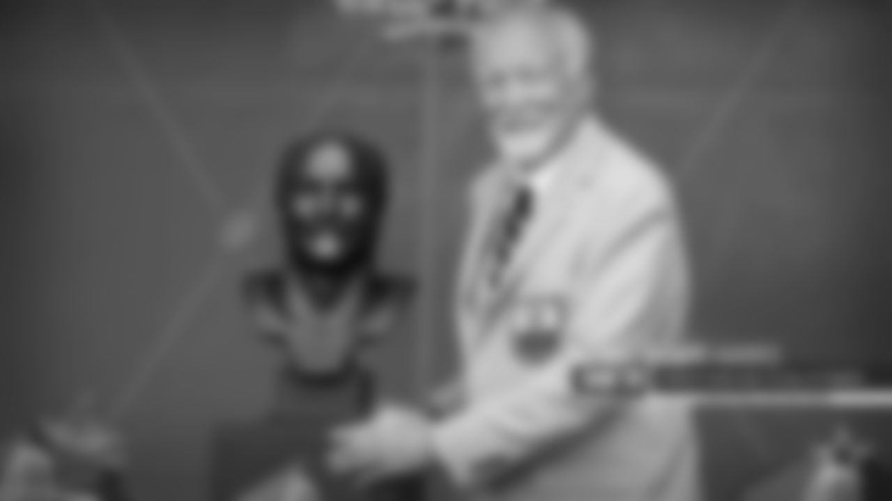 Cliff Harris – Inducted 2021
Arriving in Dallas in 1970 as an undrafted free agent from tiny Ouachita Baptist in Arkansas, Cliff Harris went on to crack the starting lineup as a rookie, before missing time to military service. Harris then started the next nine consecutive years and earned six consecutive Pro Bowls and four straight All-NFL teams.
A key member of two Super Bowl winning teams, and teams that earned three more trips to Super Bowls in the 70s, Harris was at his best in the postseason, finishing his career with six interceptions in 21 playoff games and earned a spot on the 1970s NFL All-Decade Team.
Harris, who earned the nickname "Captain Crash" by his teammates for his punishing hits and reckless pursuit of ball carriers, finished his 10-year Cowboys career with 29 interceptions and 16 fumble recoveries - tied for second in team history. Harris also guided the defense to a top-10 finish in each of his 10 seasons with Dallas, including the best defense in the league in 1977. When he retired, his 29 interceptions ranked fifth on the team's all-time interceptions list.
