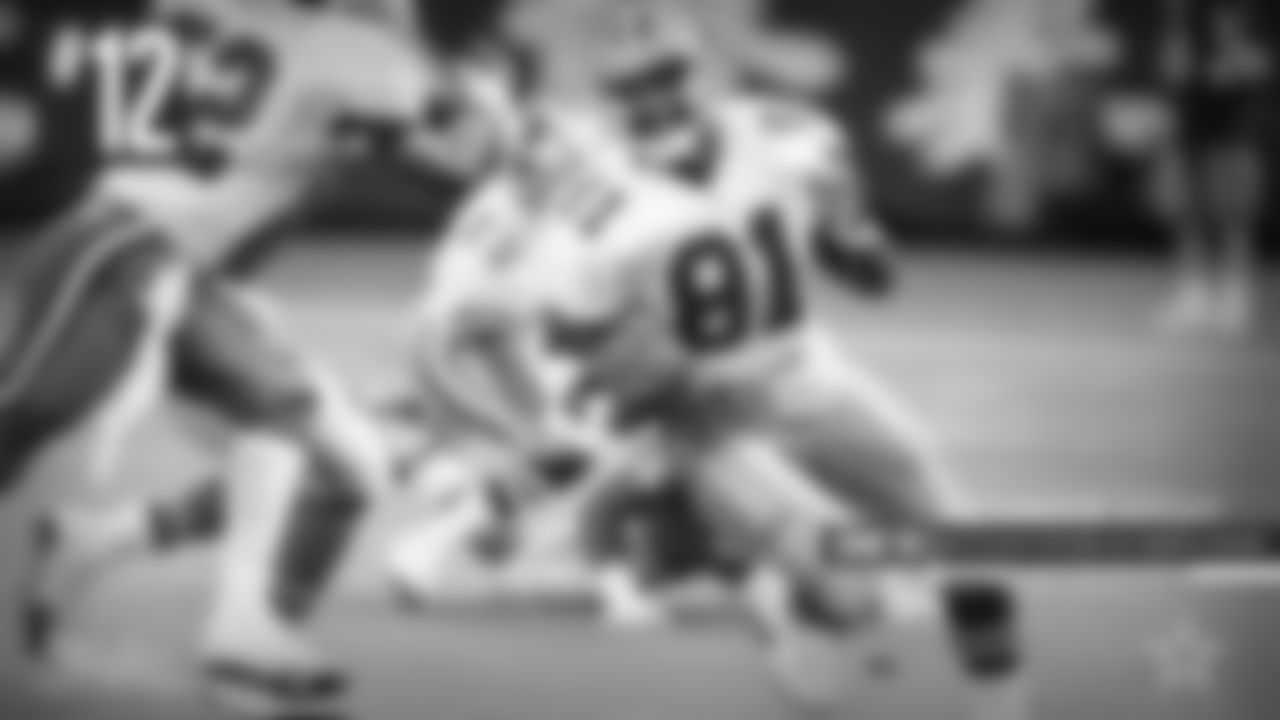 12. Alexander Wright – As the Cowboys' second pick in the 1990 Draft, Wright didn't pan out like Emmitt Smith did. And he rarely got the chances to show off that blazing speed. But Wright holds the record for longest kickoff return in team history – 102 yards vs. Atlanta in 1991 – and he's tied with Mel Renfro as the only players to return two kickoffs for TDs in their career.