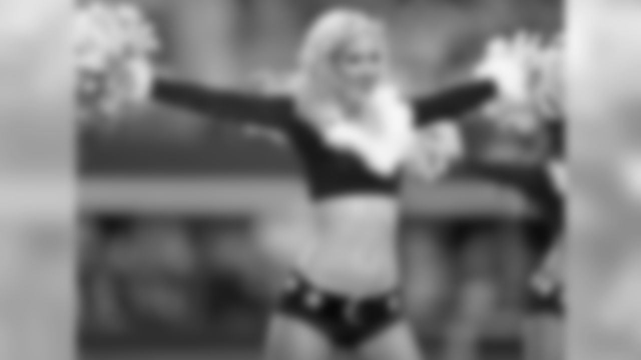tempCheers_121713_40.jpg