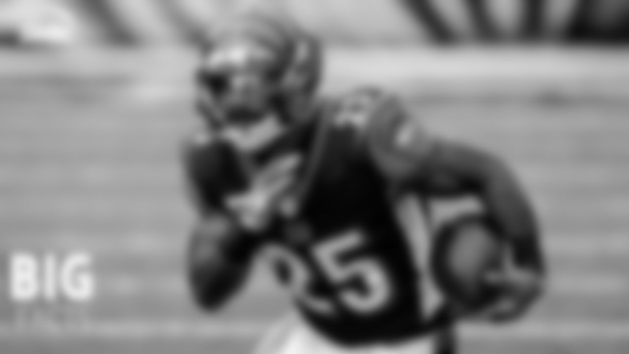 Cincinnati is 11-1-1 when Giovani Bernard surpasses 15 carries
In light of the recent struggles from the Cowboys defense to stop the run, even a struggling Bengals offense is licking their chops. Cincinnati veteran Giovanni Bernard has produced as one of the top receiving threats out of the backfield throughout his Bengals career, but could see more impact on the ground this week than most. When he receives at least 15 chances to tote the rock, the Bengals have put together an outstanding 11-1-1 record and are 1-0 this season when he has reached that plateau. The only game in 2020 where Bernard where he's reached the number came in the most impressive Cincinnati win of the season, Week 8 against Tennessee.