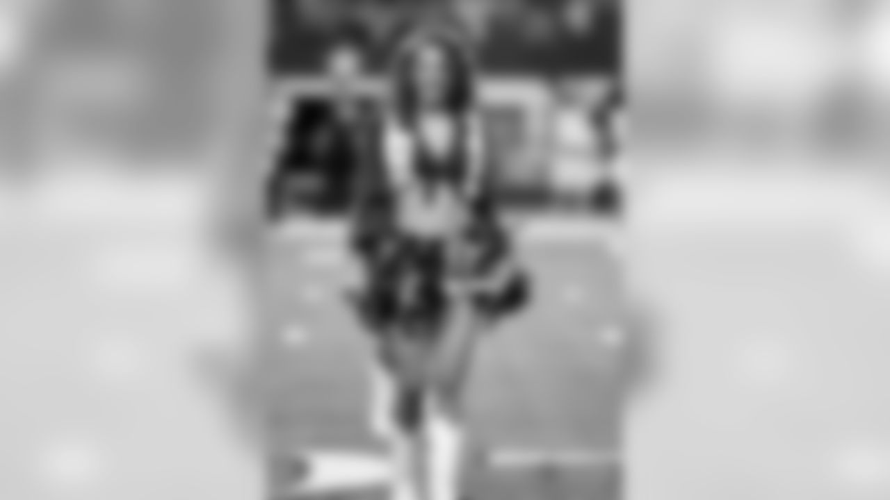 2017819_DalvInd_cheer_Chantel (4)