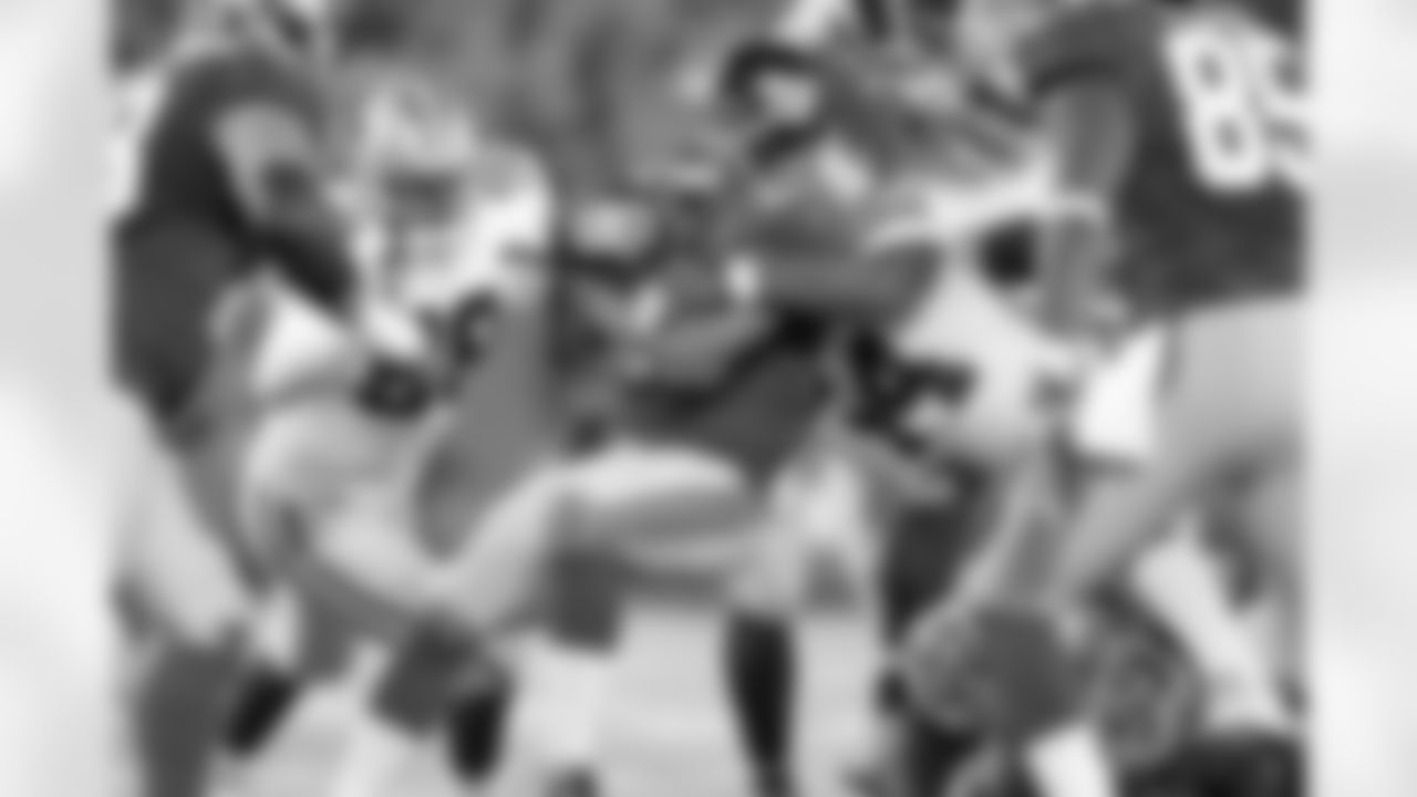 selvie_defense_20141123_dal_nyg_quickies146.jpg