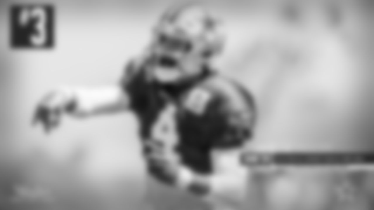 3. Dak Prescott – New offense, new play-caller and many new weapons around him this year. But Dak was still very effective with the new changes. Don't forget how challenging this defense is on the other side and through it all, the offense more than competed. Dak was on target for the majority of his throws and seemed to move around in the pocket better than before. All in all, QB1 was the leader of this offense and has that group moving in the right direction.