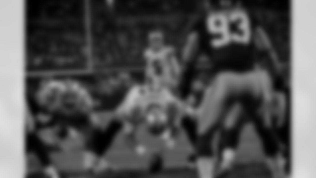 st-20170910_dal_dan_bailey_selects_jj42599.jpg