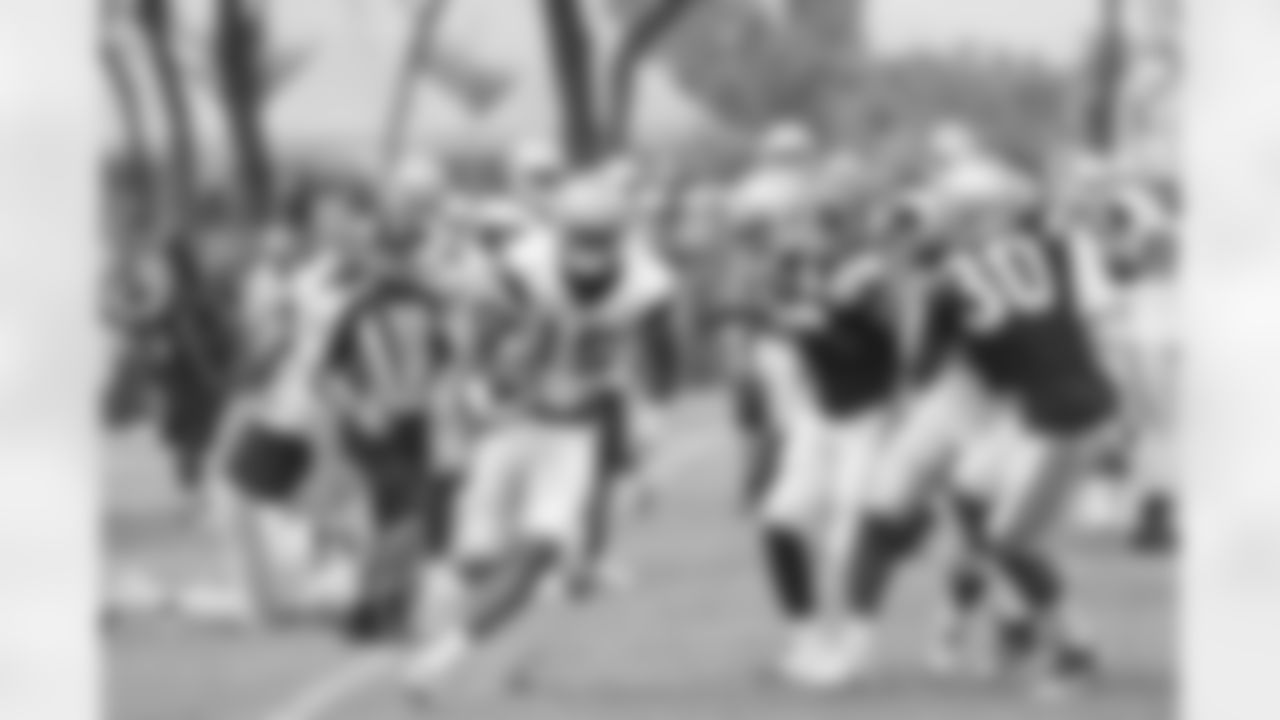 temp4G7A5995--nfl_mezz_1280_1024.jpg