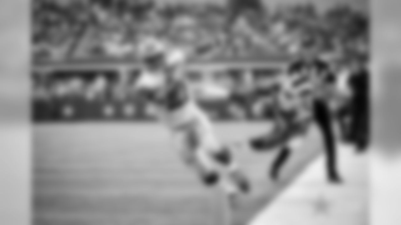 o-20171001_dal_ezekiel_elliott_selects_jj47275.jpg