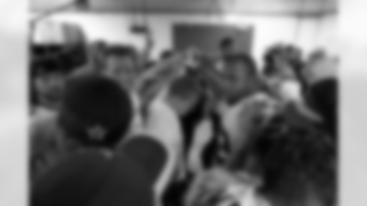 london_break_dal_jax_quickies319.jpg