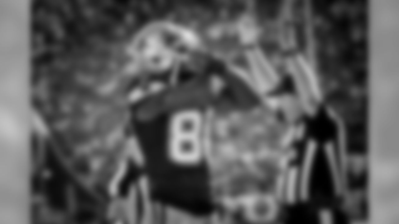 2016_cowboys_rams_dez_byrant_td_celebration_selects_jj1138.jpg