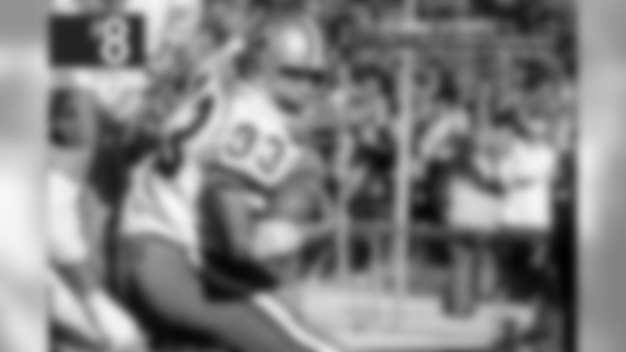 Duane Thomas might have been a pain in Tom Landry's side, but created an undeniable one-two punch in the backfield with Calvin Hill, leading the Cowboys in rushing during the 1970 and 1971 Super Bowl seasons.