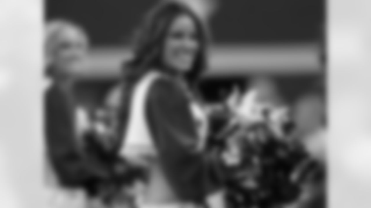 tempCheers_121713_8.jpg