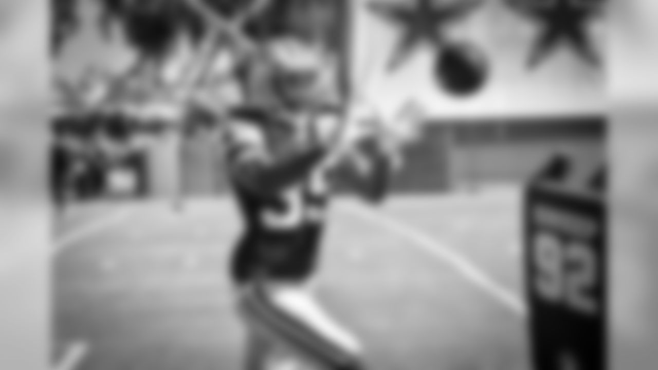 08012015_training_camp_afternoon_carr_jj449.jpg