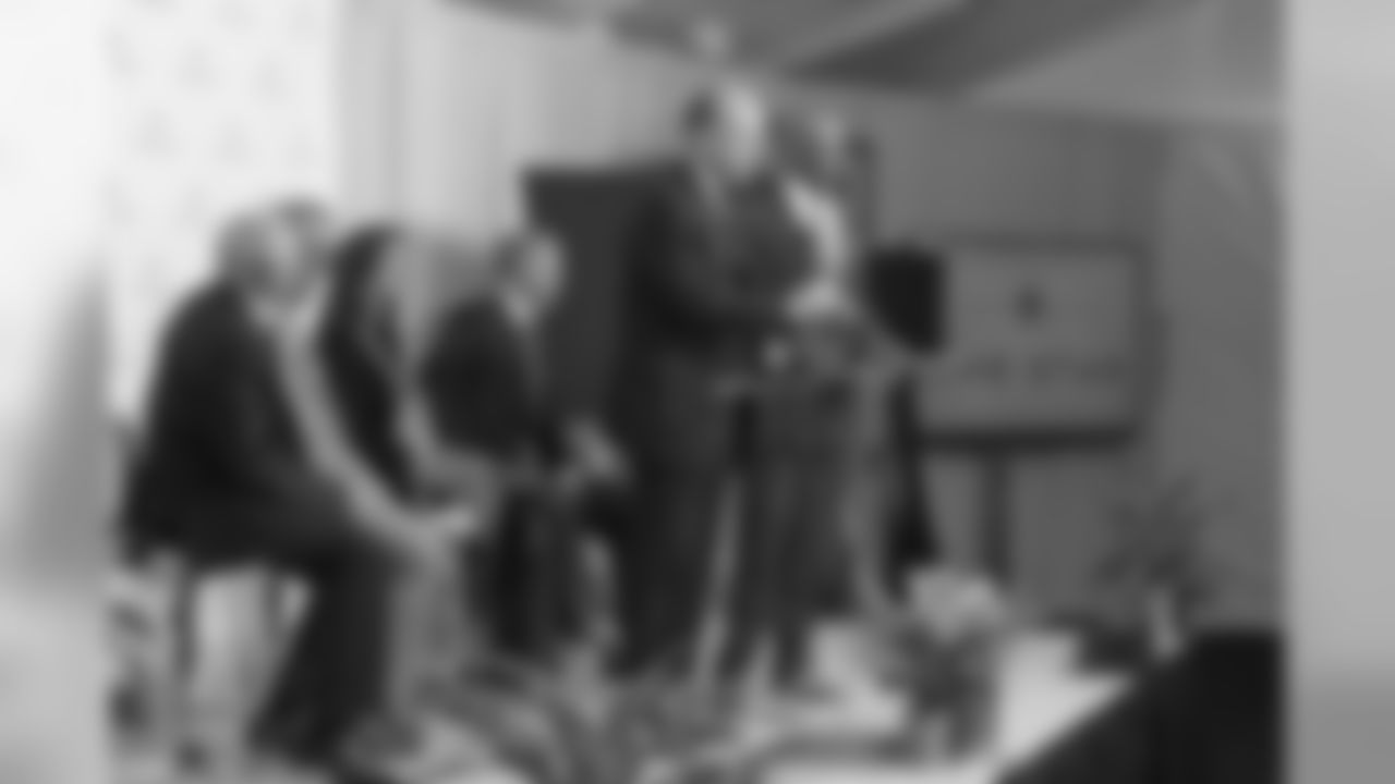 20160504_dal_roger_staubach07.jpg