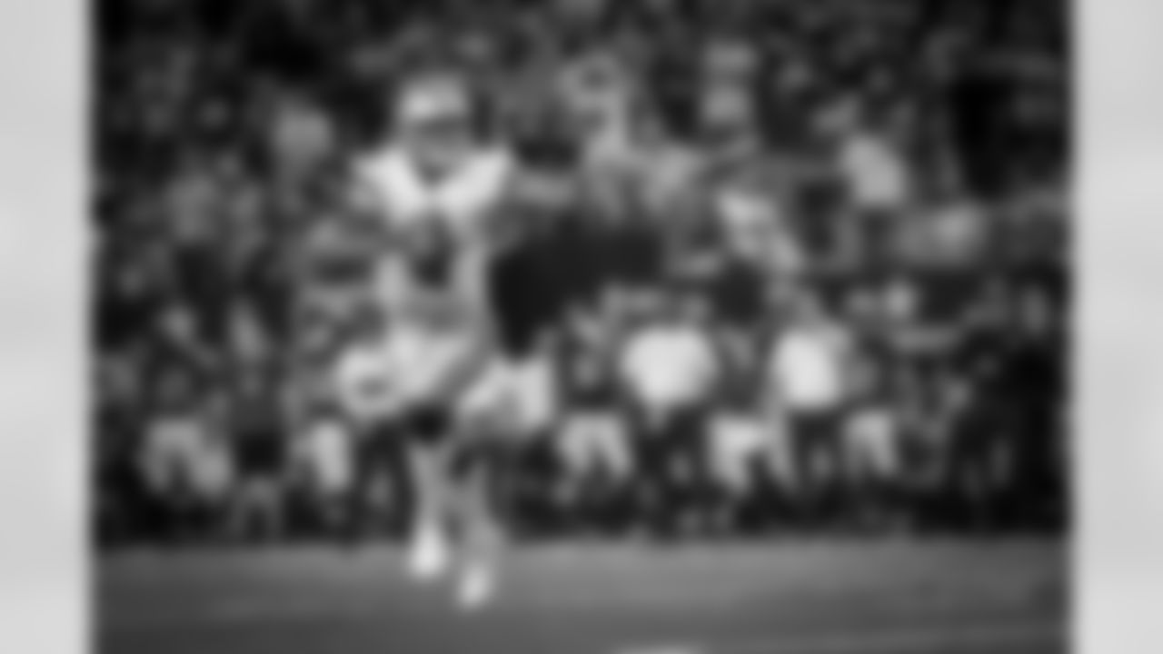 20161030_dal_vs_phi_dak_prescott_selects_jj2067.jpg