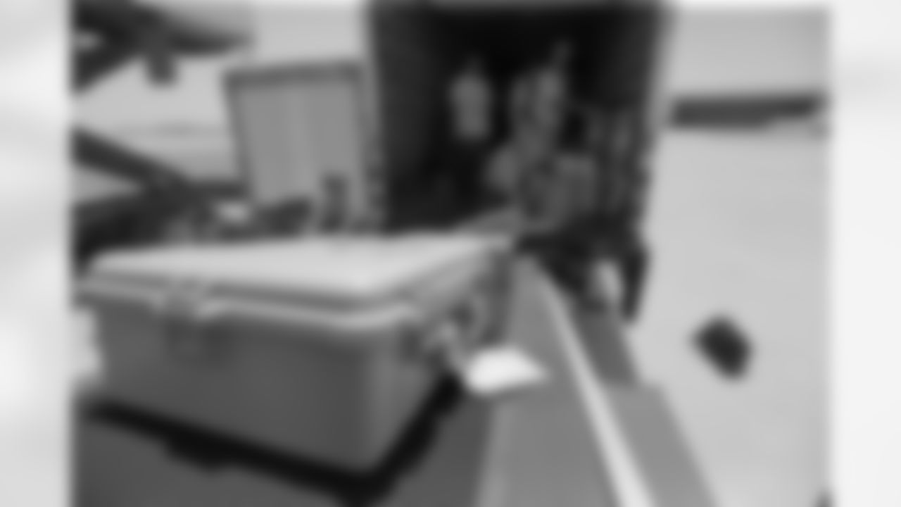 20150728_dal_dfw_luggage_truck05.jpg
