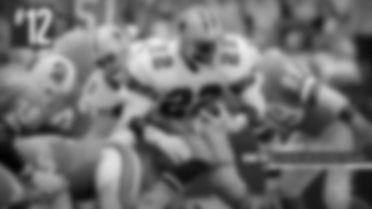 12. Emmitt Smith (1990) – There aren't many lists in which Emmitt ranks this low but his rookie campaign in 1990 was just a mild start to the consistent superstar he later became. He missed all of training camp to a contract holdout and only had eight carries for 13 yards after Week 2. But a 103-yard game against the Cardinals with four touchdowns helped earn Smith eventually reach 937 yards for the season with a spot in the Pro Bowl.