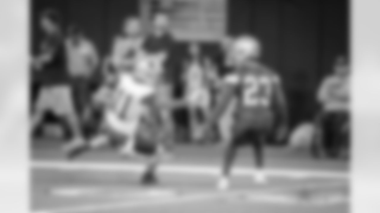 20180604_dal_cole_beasley04.jpg
