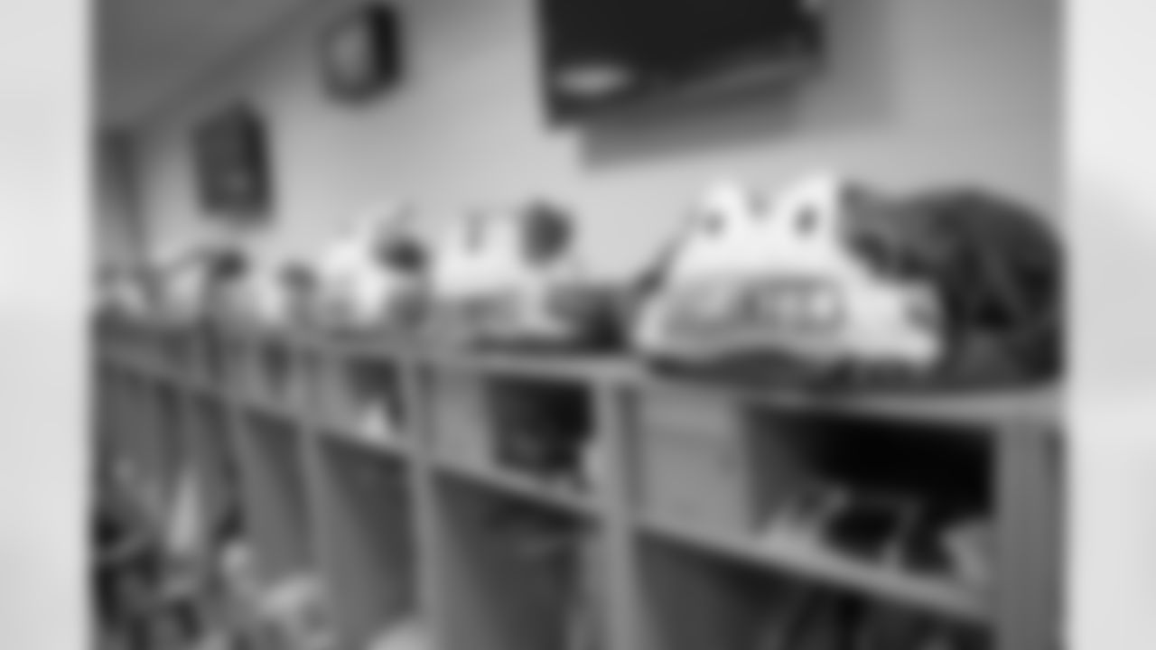 locker_room_20141123_dal_nyg_quickies004.jpg