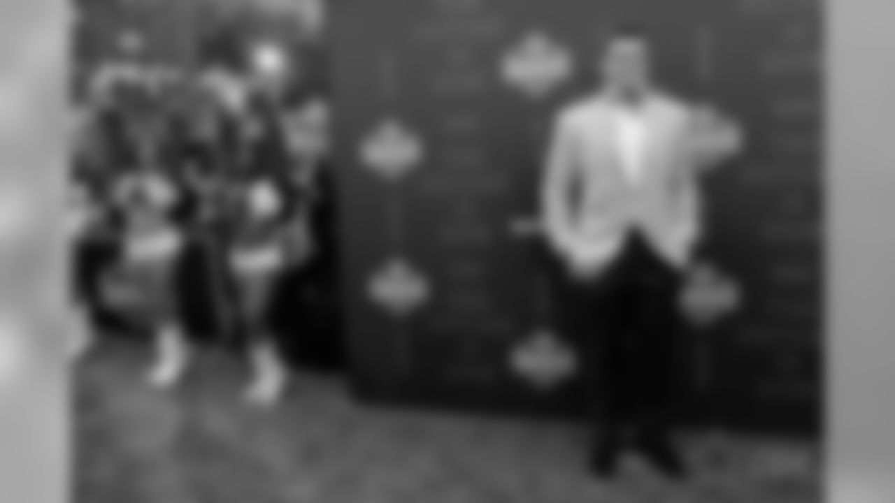 Texas's Connor Williams poses for photos on the red carpet before the first round of the NFL football draft, Thursday, April 26, 2018, in Arlington, Texas. (AP Photo/Eric Gay)