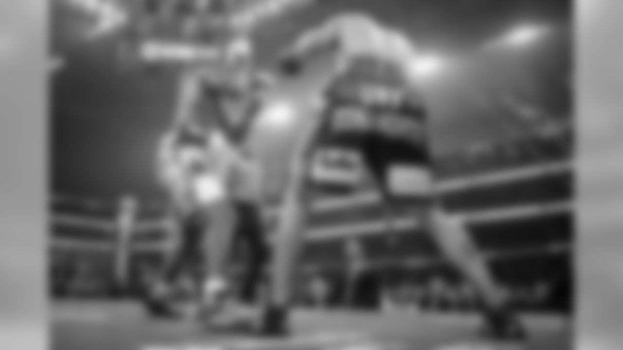 16 June 2018: Views of the WBA Welterweight Championship boxing match between Errol Spence Jr. (white trunks) and Carlos Ocampo (black trunks) held June 16, 2018 at Ford Center at The Star in Frisco, Texas. Spence beat Ocampo in a first round knockout. Photo by James D. Smith/Dallas Cowboys