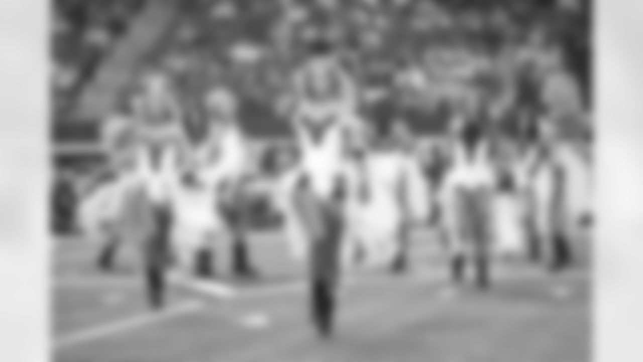 20141027_dal_cheers_halloween120.jpg