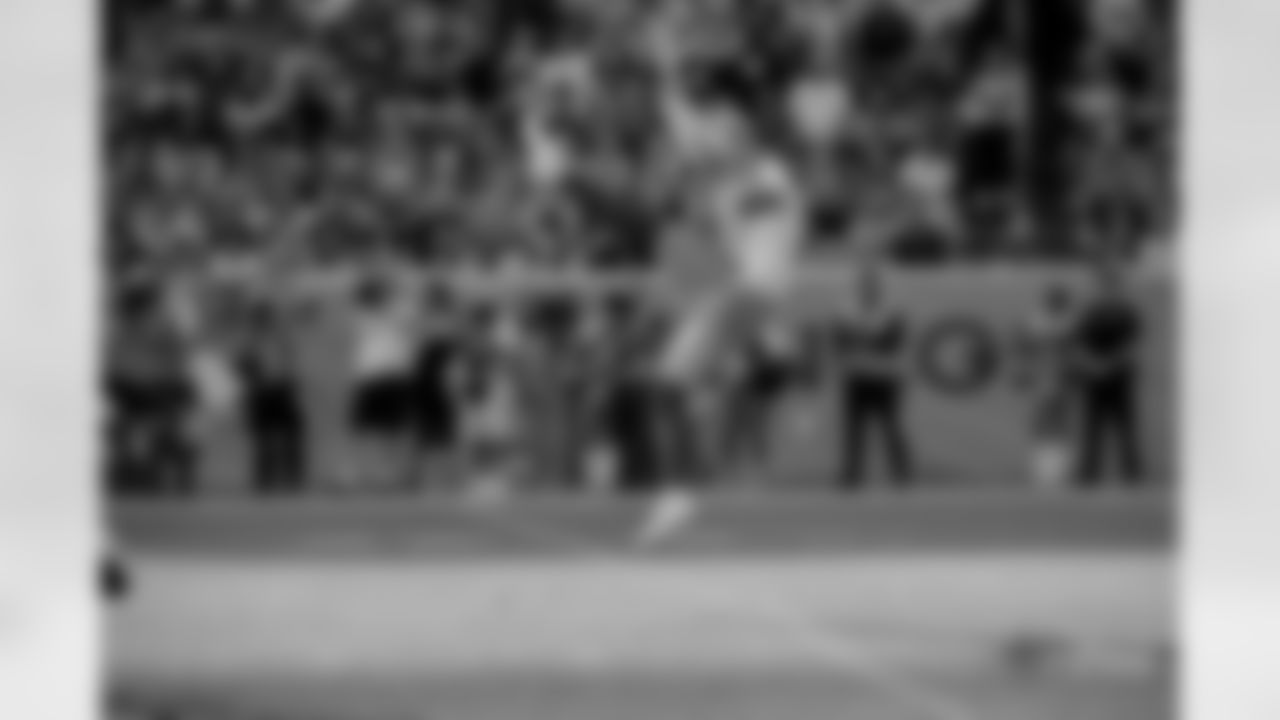st-20170917_dal_chris_jones_selects_jj44714.jpg
