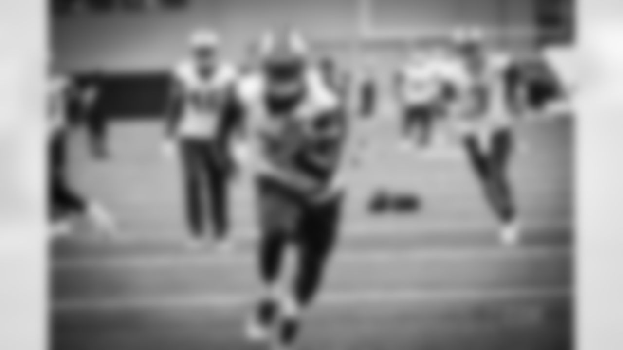 20160921_practice_ezekiel_elliott_selects_jj0462.jpg