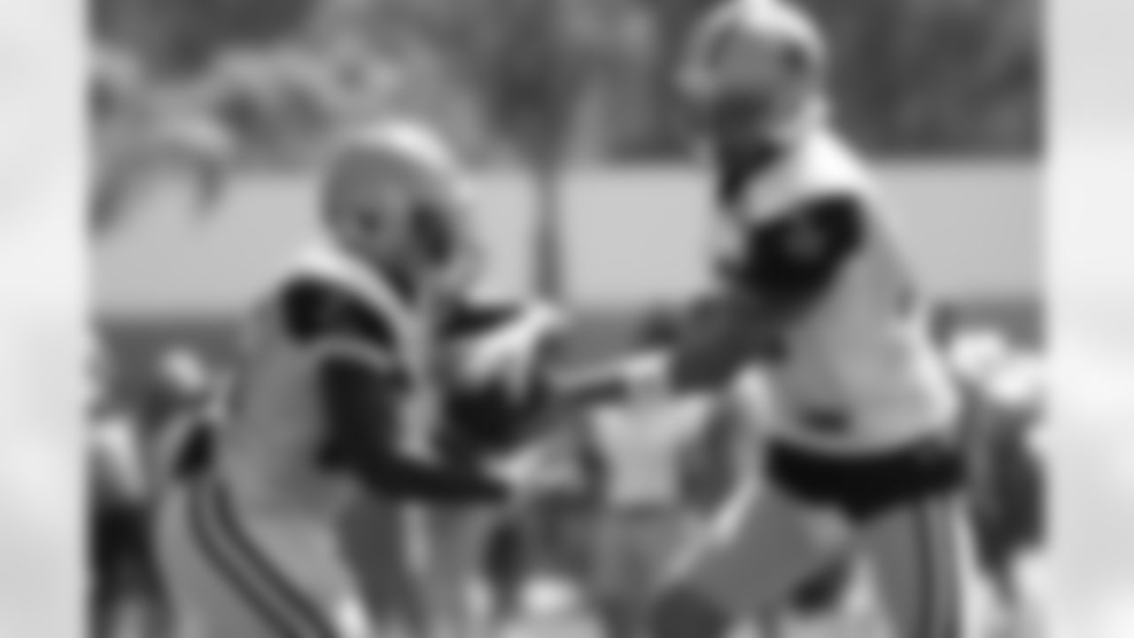 tempChargersCowboysPractice_082012_08.jpg