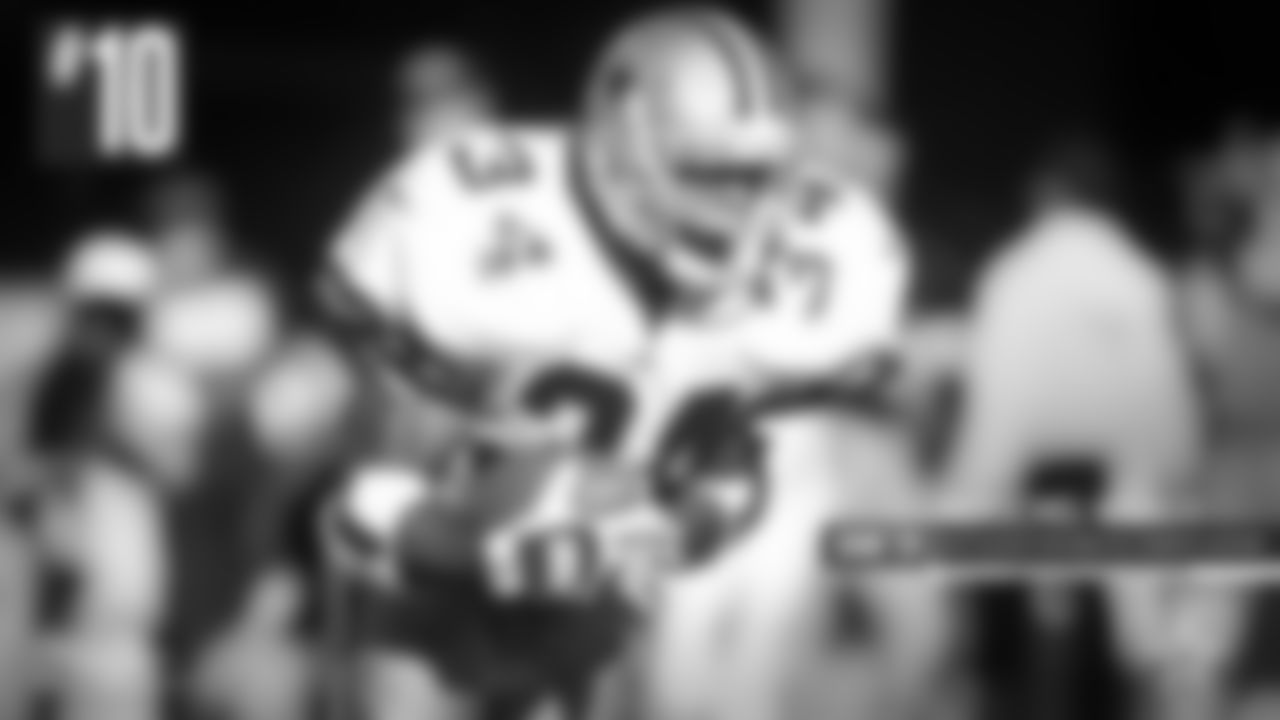 10. Herschel Walker – Another player known for his actual position, but when Walker returned to the Cowboys for two seasons in 1996-97, he was a dangerous returner. He also didn't score a touchdown, but had two returns of at least 89 yards and ranks fourth in average at 25.3 yards.