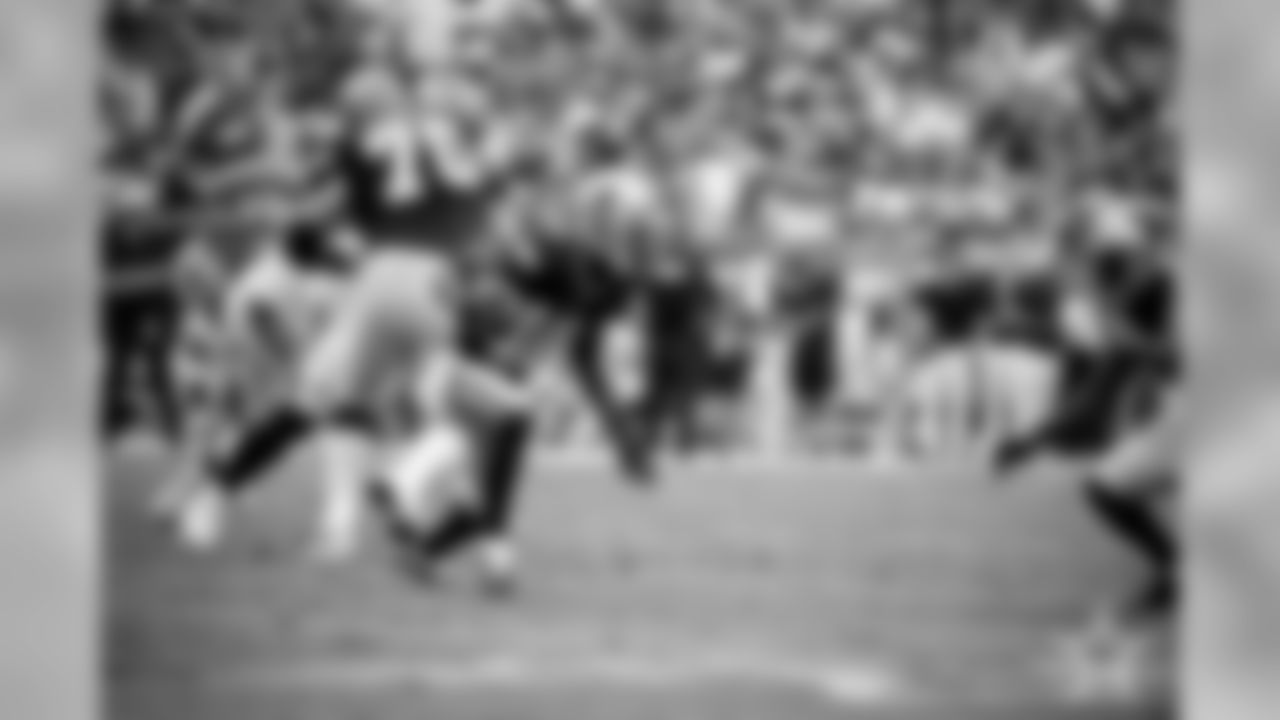 20180909_DAL vs CAR_Tavon Austin_Selects_JJ_025323