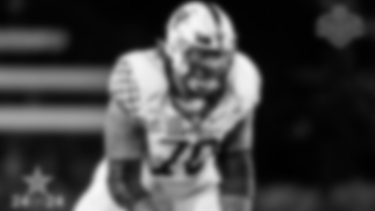 Darian Kinnard (OG/OT – Kentucky)
If Linderbaum is not available in the mid-20s, then taking Kinnard with the 24th pick could be a realistic option. The 6-foot-5, 345-pounder played left tackle for the Wildcats but translates best as a guard in the NFL. He has been widely known as the best run-blocker in the country over the last two years and it shows on film. Position flex is a huge positive as well.