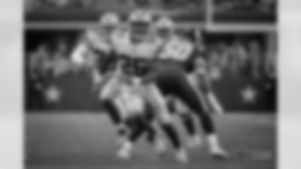 st-20171001_dal_xavier_woods_selects_jj47329.jpg