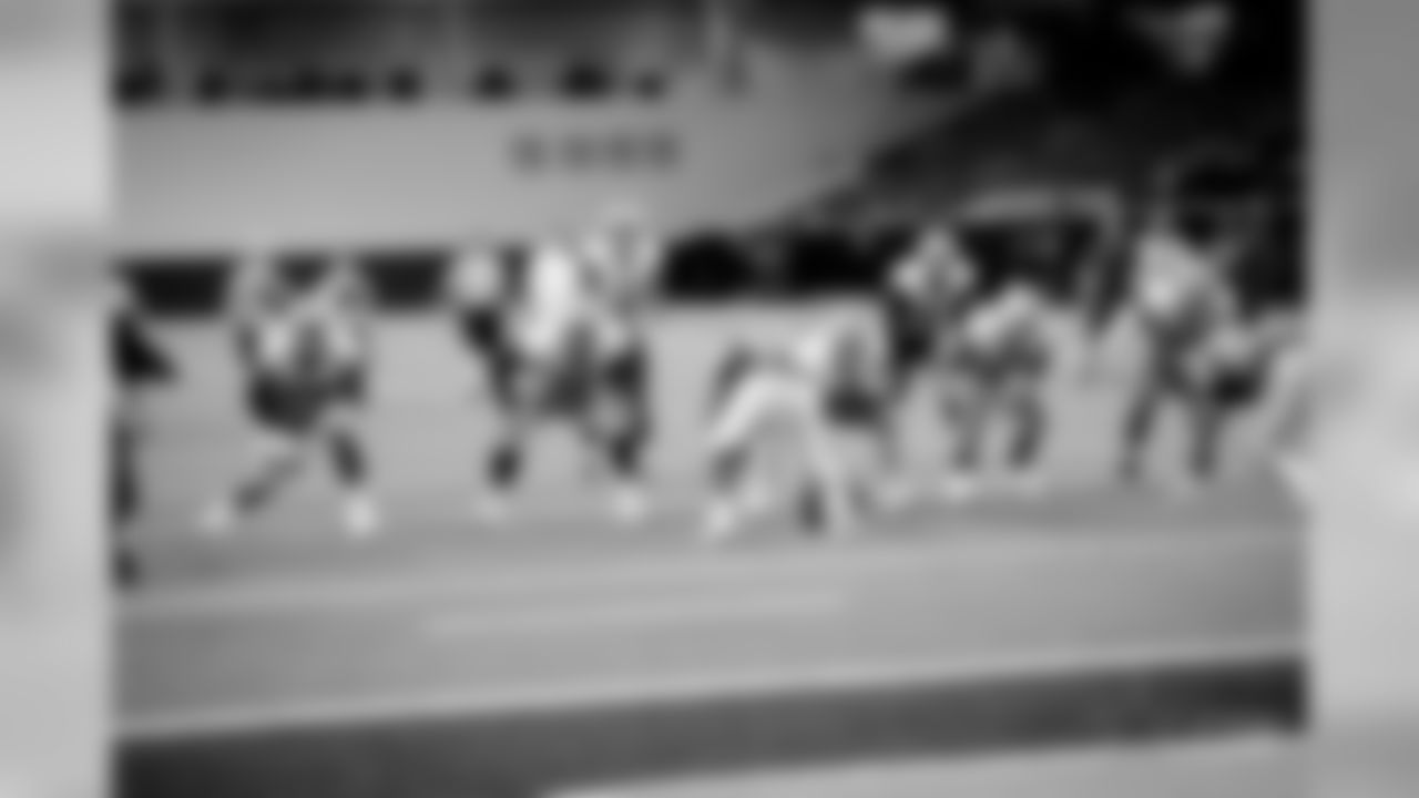 20180823_Training Camp_O Line_Selects_JJ_019280