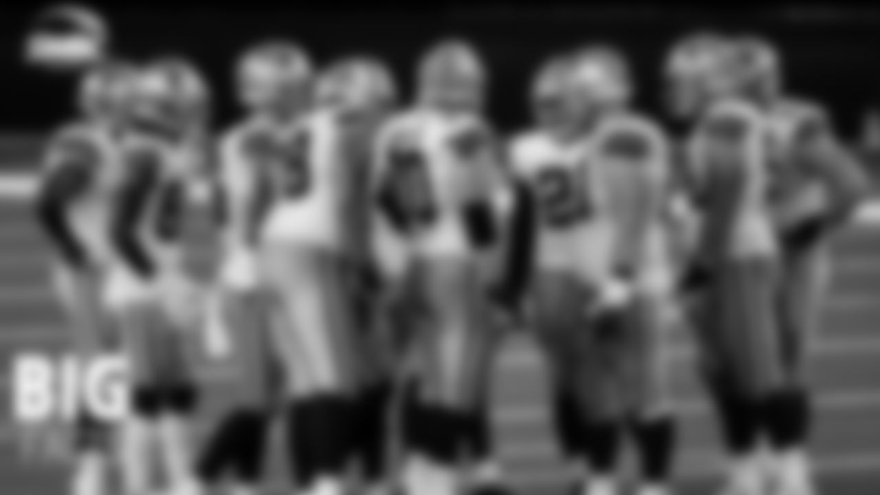 Cowboys haven't led at 2:00 warning this year – in either half.
One thing has been consistent with the Cowboys this year. When the 2:00 warning hits, whether it's the first or second half, the Cowboys have been losing. Both of their wins this year have come from last-second field goals as time expired, but it took an epic rally both times to get there. On Sunday, the Cowboys were lined up to tie the game in the fourth quarter when the two-minute warning hit. Afterwards, Greg Zuerlein made the kick to tie the score and then got another chance to win it as time expired. The odd part of this stat however is the first half. The Cowboys have trailed at every two-minute warning, despite holding two first-half leads. The Cowboys scored in the final minute of the first half against the Rams and Giants last week.