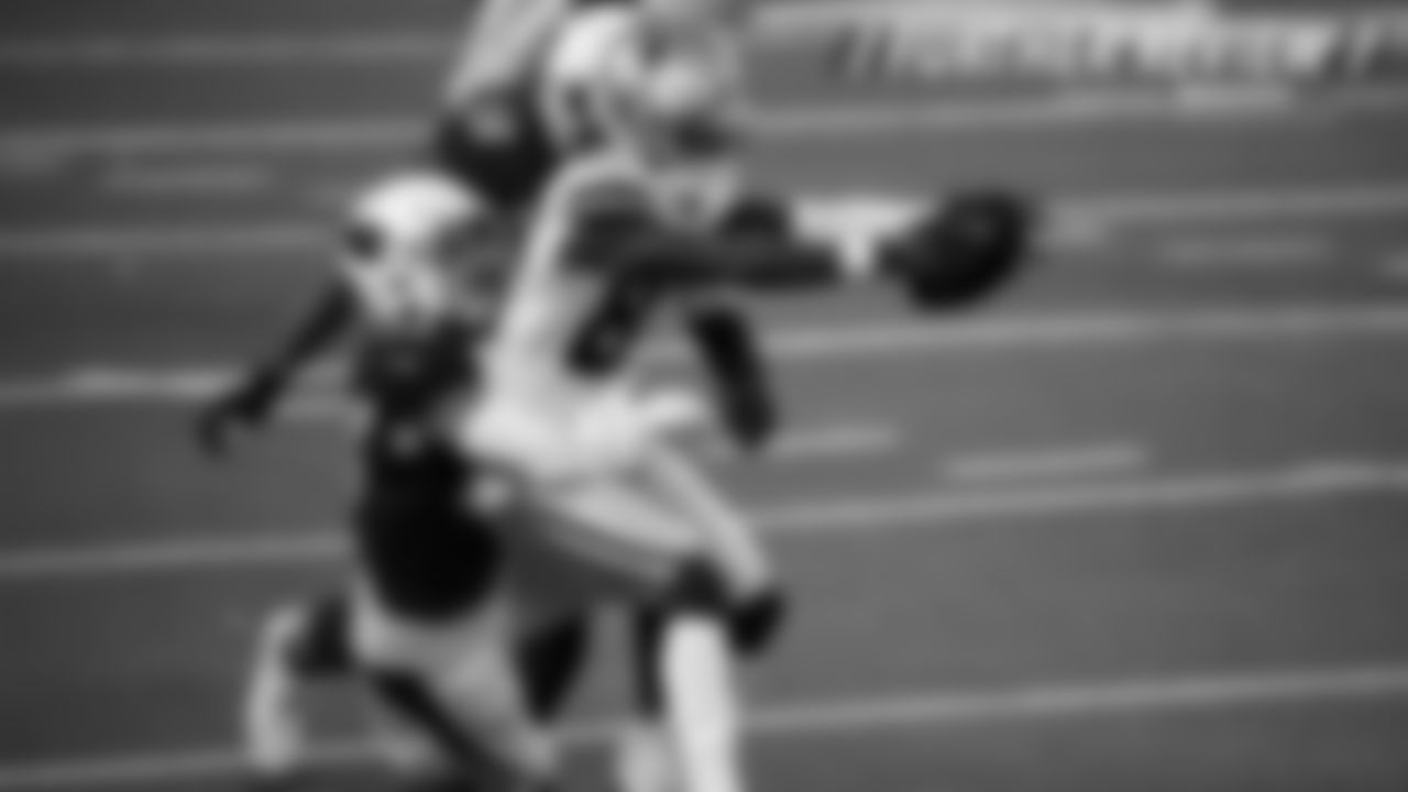 Milestone: CeeDee Lamb became the first player in NFL history to begin a career with six straight gams of at least five catches. He was previously tied with Terry Glenn, who began his career with the Patriots before eventually playing five years in Dallas. Lamb had seven more receptions on Monday for 64 yards.