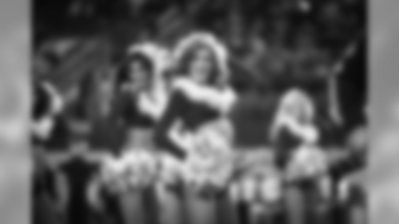 20161218_dal_cheer_all_jj17268.jpg