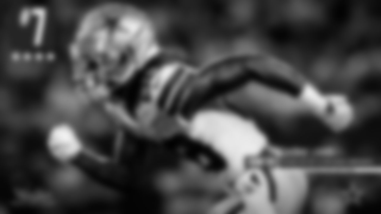 CeeDee Lamb – The Cowboys drafted Lamb in 2020 because of his playmaking potential and in his second year he's consistently proving that he is indeed a big play waiting to happen in any given game. His 15.4 yards per reception is fifth in the NFC among players with at least 24 receptions. Contending for touches with the rest of a stacked Dallas offense full of other weapons, Lamb has still managed 47 receptions, 726 yards, and six touchdowns in nine games. His most impressive plays always manage to come in what can feel like the biggest moments, which will likely have an impact on Pro Bowl voters.