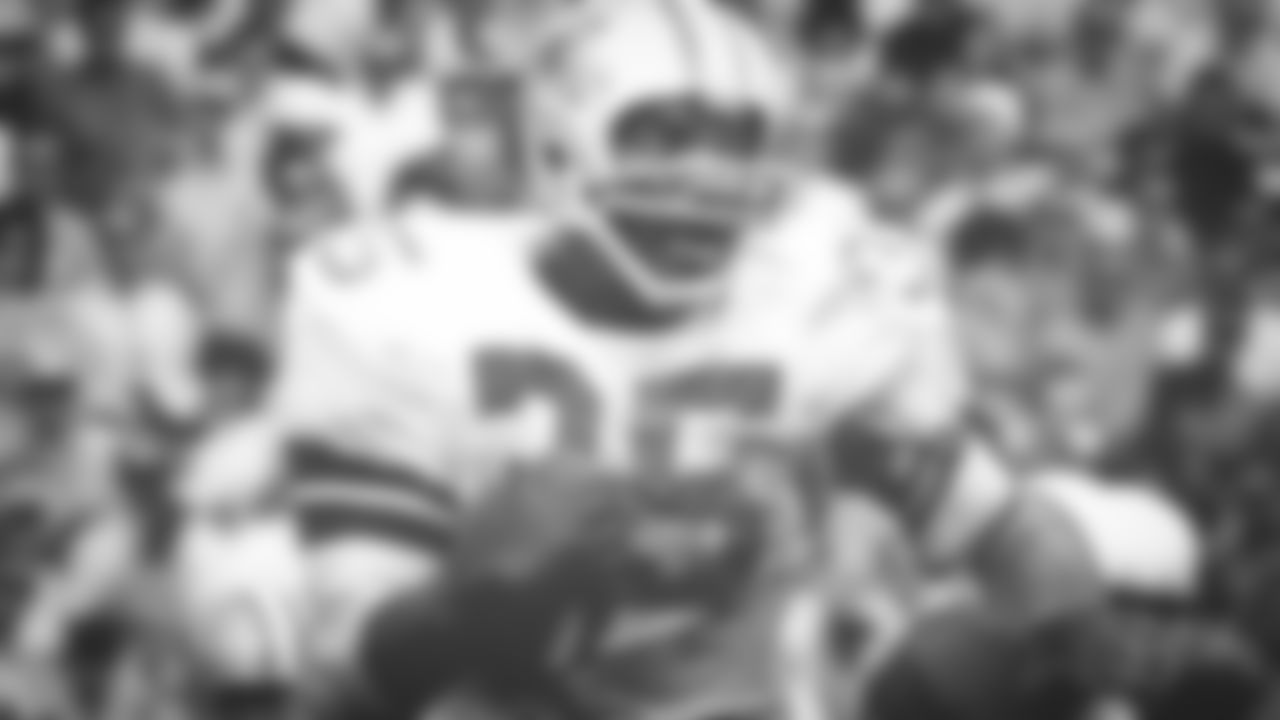 9_calvin_hill.jpg