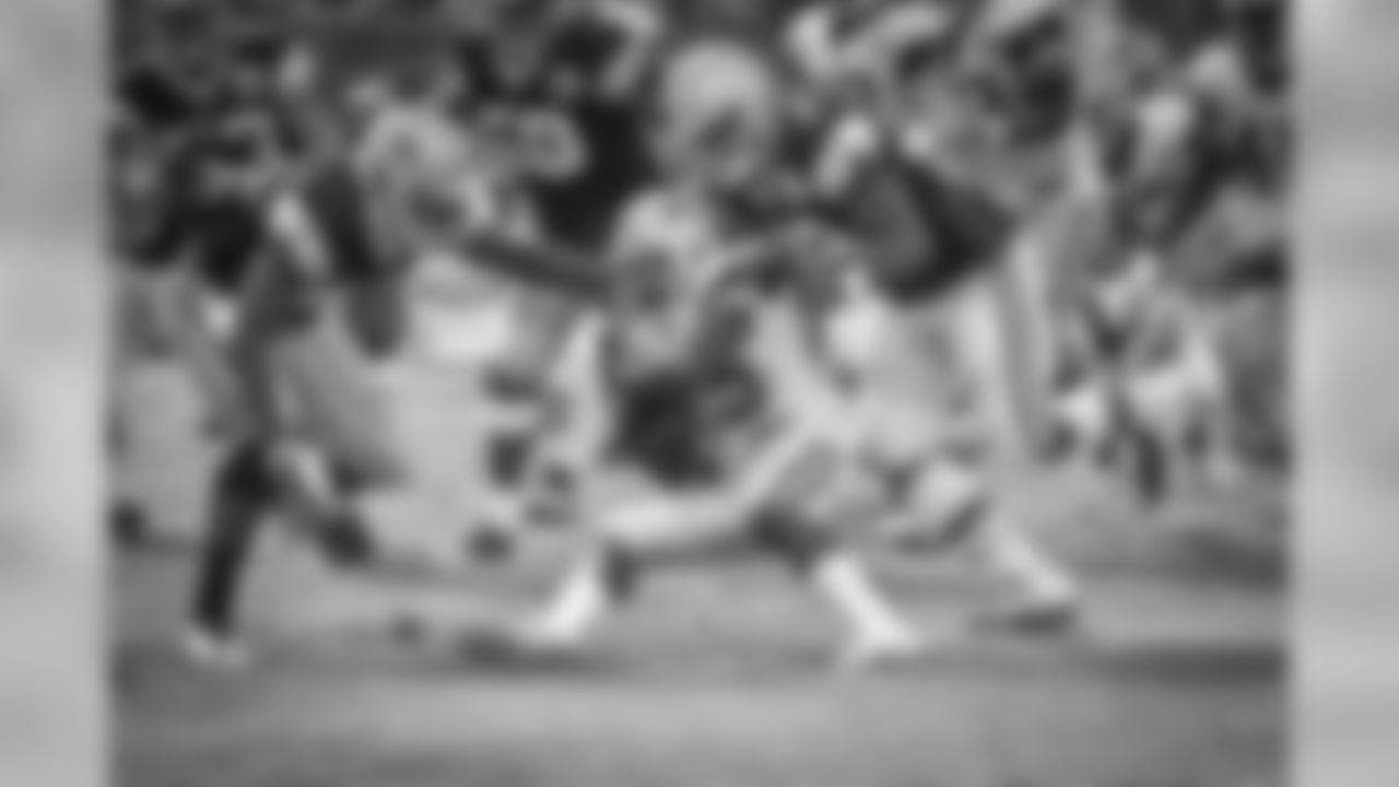 08022015_training_camp_afternoon_dunbar_jj839.jpg