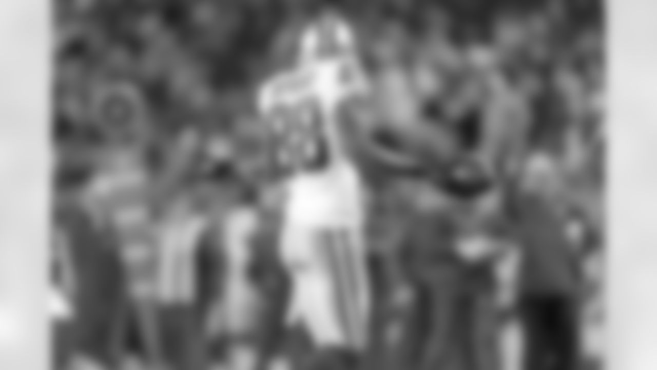 bryant_20141204_dal_chi_quickies237.jpg