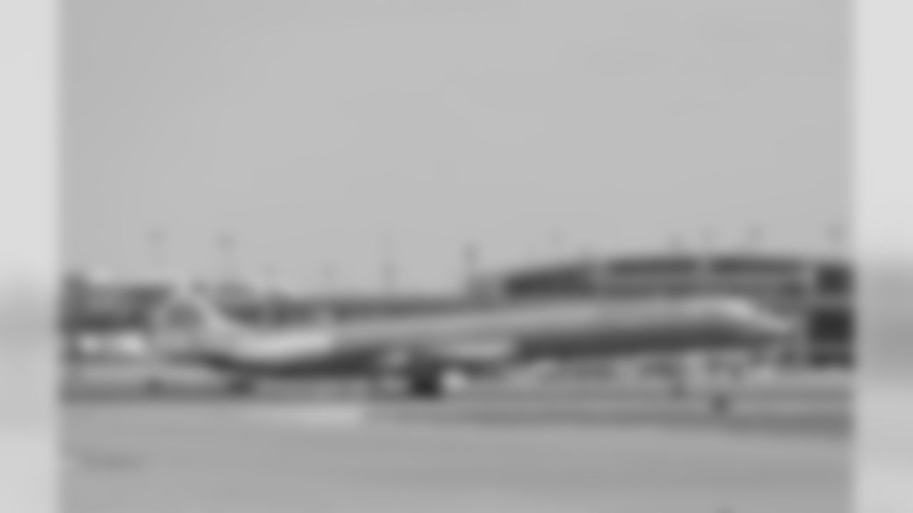 2015003_dfw_touchdown.jpg
